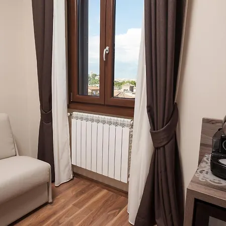 Window On Πανσιόν 4*