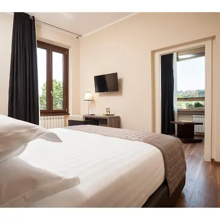 Window On Πανσιόν 4*