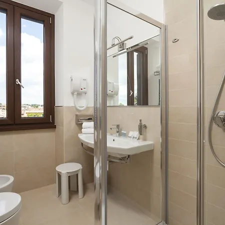 בית הארחה Window On 4*