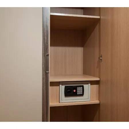 Window On 4* روما