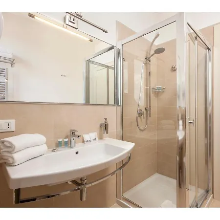 Window On 게스트하우스